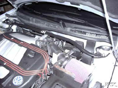 Audi_S3_stressbarinstalled1.jpg (30572 bytes)